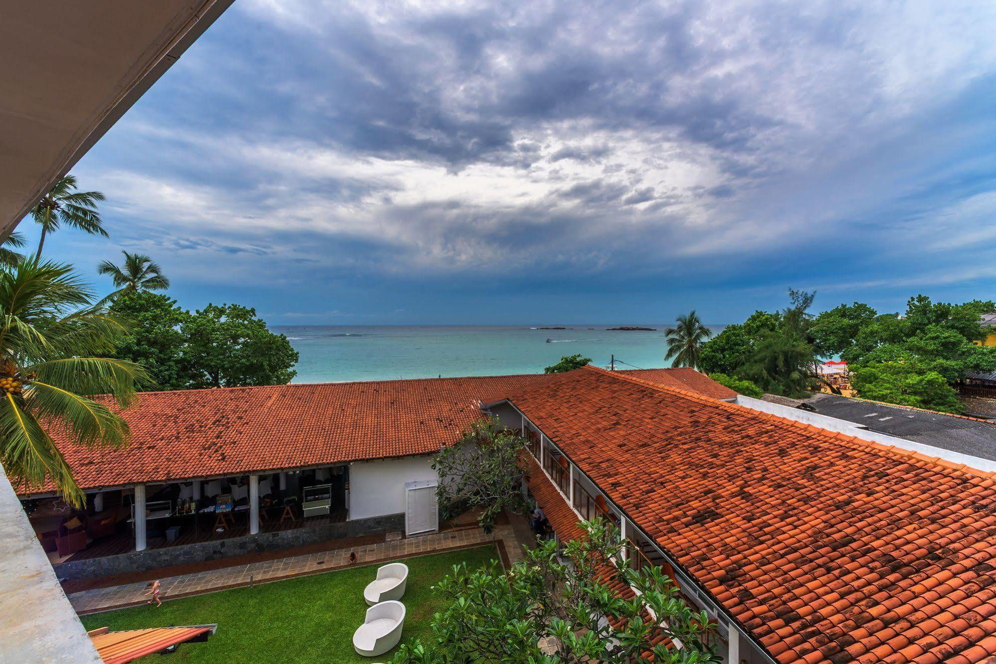 Calamander Unawatuna Beach Exteriör bild